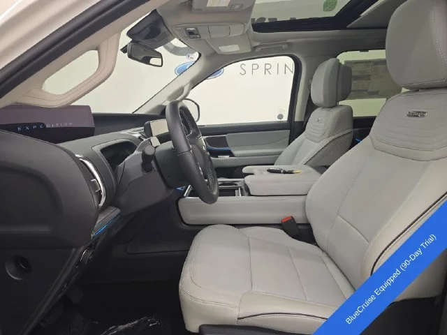 New 2026 Star White Metallic Tri-Coat Ford MAX Platinum® image 32