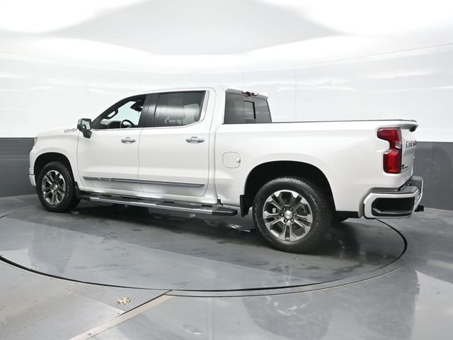 Used 2024 Beige Chevrolet High Country image 3