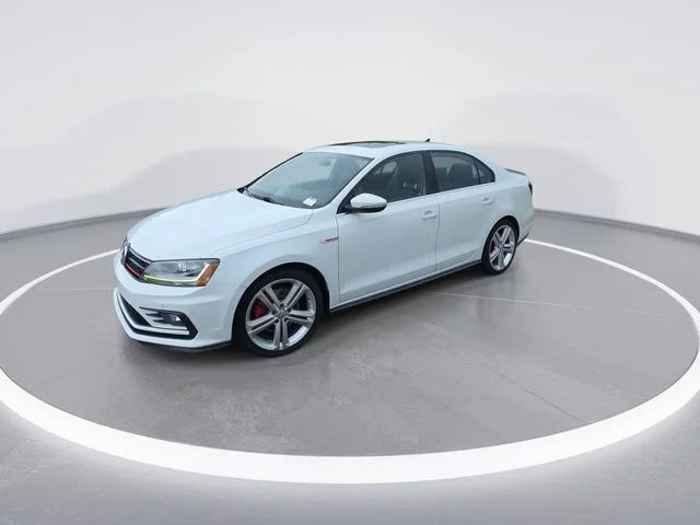 Used 2017  Volkswagen GLI image 4