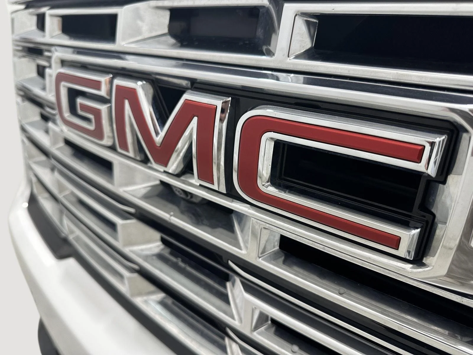 Used 2026 Summit White GMC Denali image 29