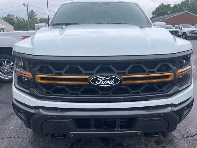 New 2025 Oxford White Ford Tremor® image 34