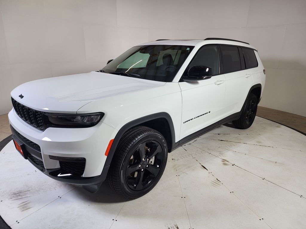 Certified Used 2025 White Jeep Limited image 3