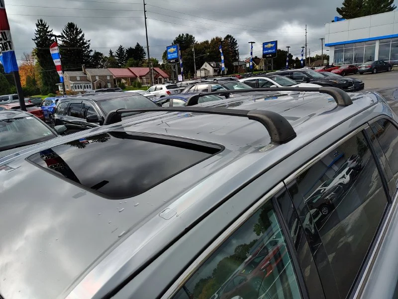 Used 2018 Silver Toyota XLE image 9