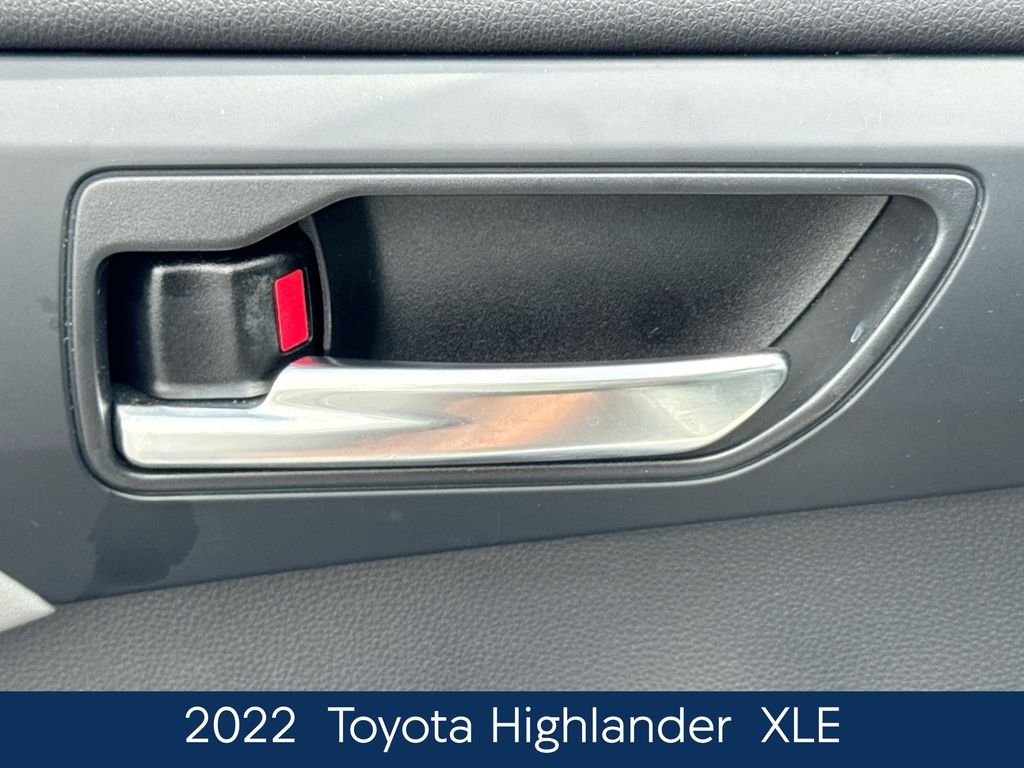 Used 2022 Silver Toyota XLE image 19