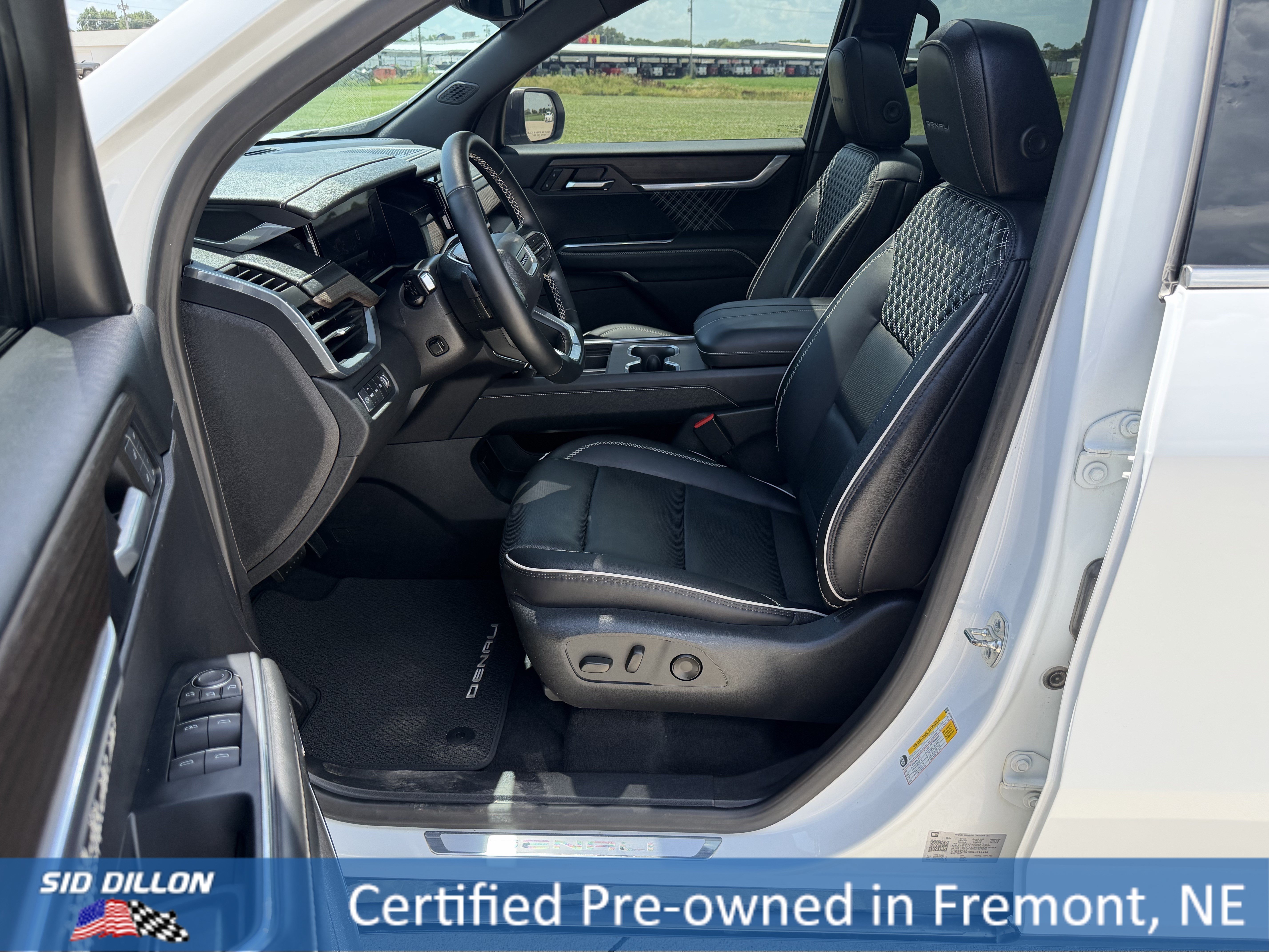 Used 2024 Summit White GMC AWD Denali image 8