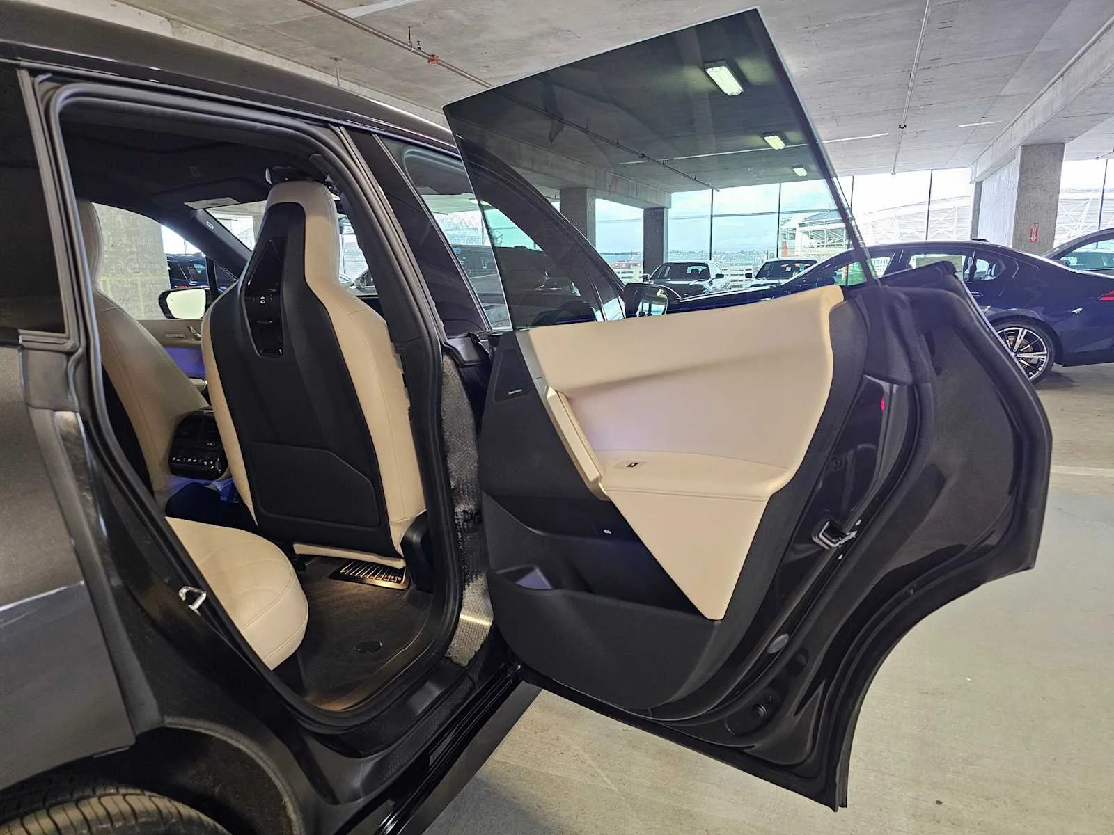 Certified Used 2024 Dark Graphite Metallic BMW xDrive50 image 25