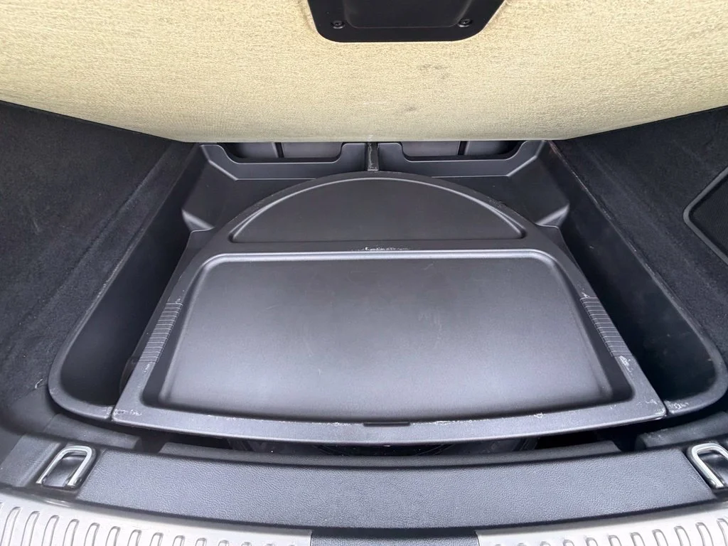 Used 2017 Gray Lincoln Select image 28