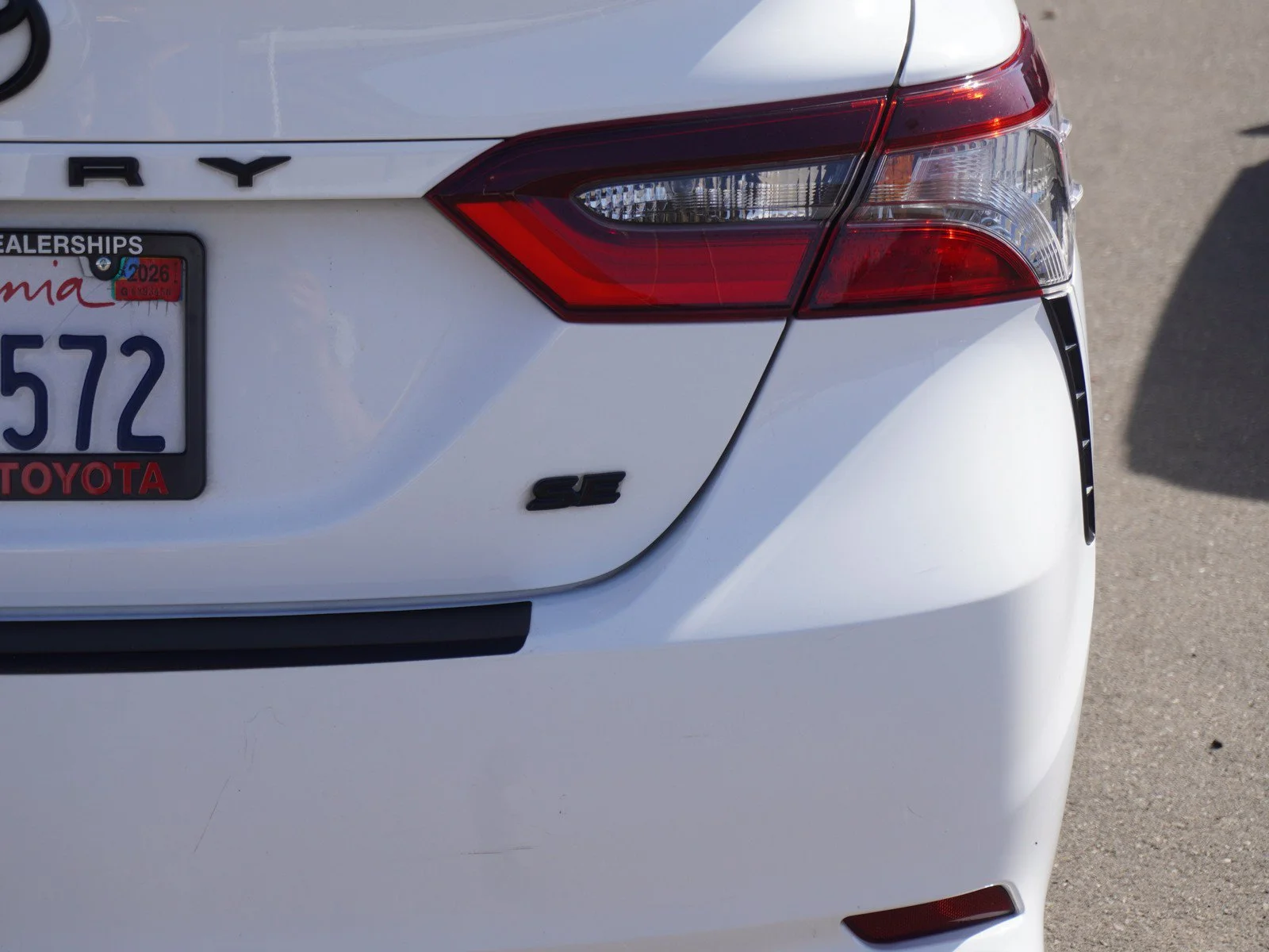 Used 2022 White Toyota SE image 9