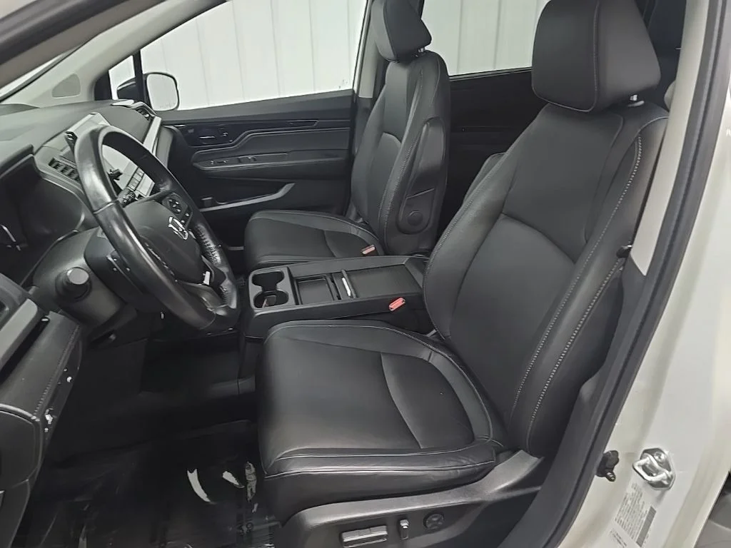 Used 2022 Platinum White Pearl Honda Touring image 31