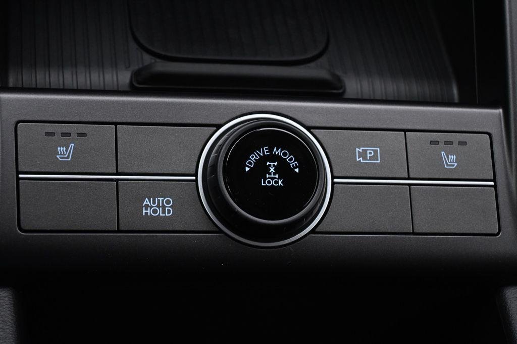 New 2026 White Hyundai SEL Premium AWD image 31