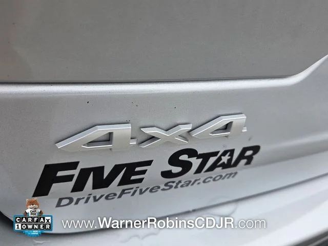 Used 2024 Silver Jeep Laredo image 12