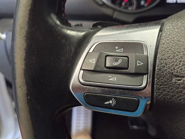 Used 2014 White Volkswagen Wolfsburg Edition image 26