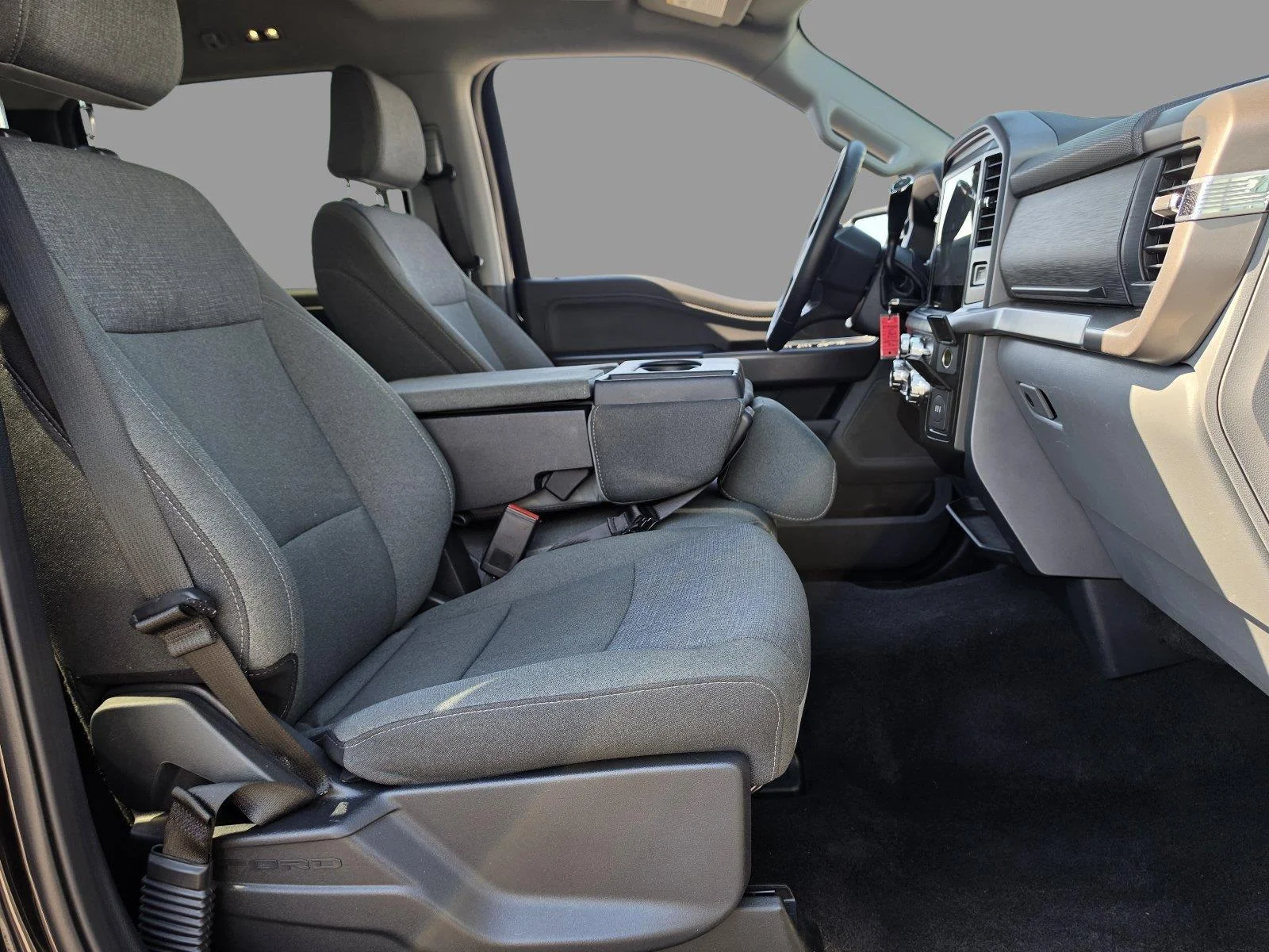 Used 2025  Ford XLT image 29