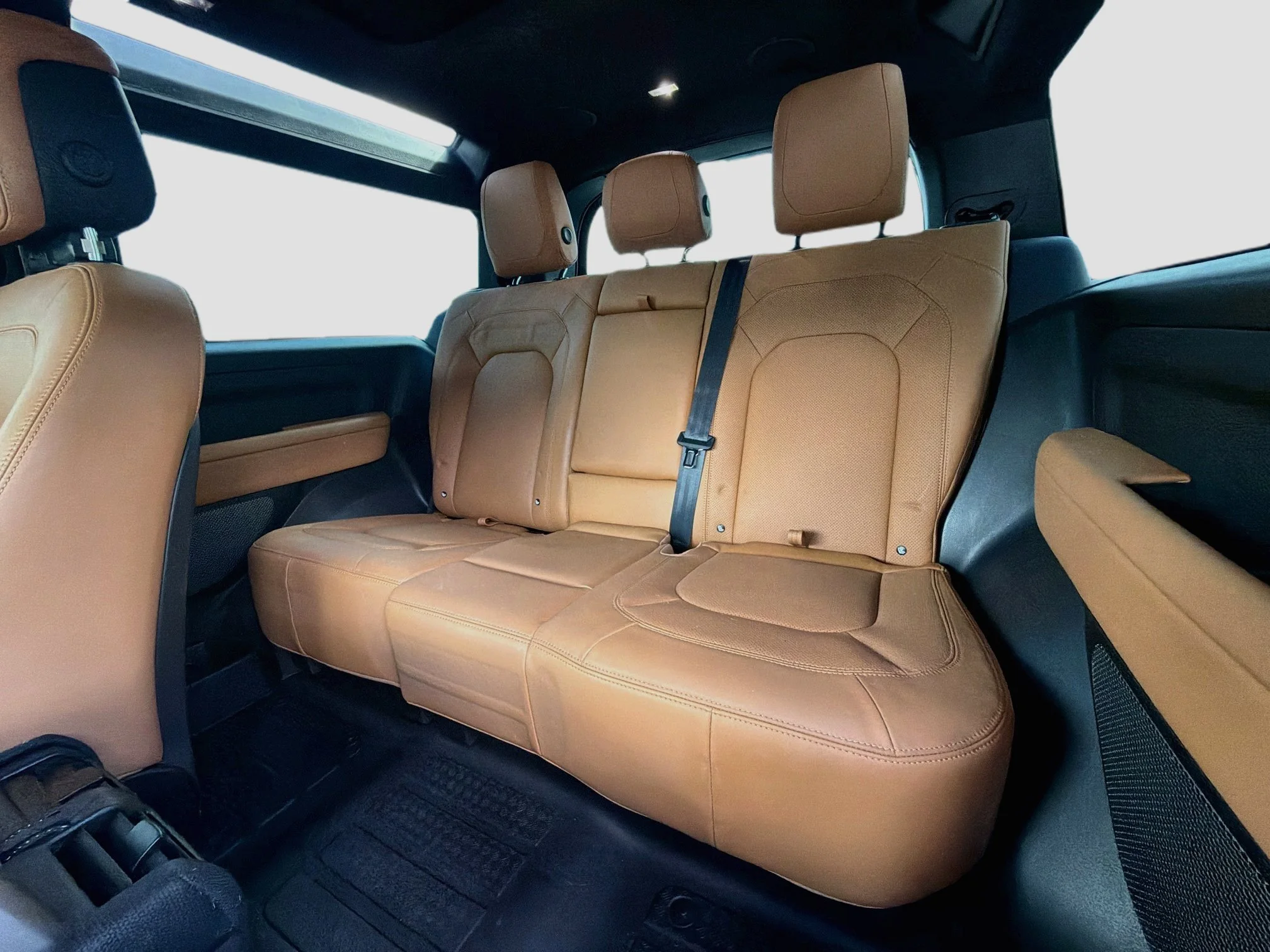 Used 2024 Santorini Black Metallic Land Rover V8 image 21