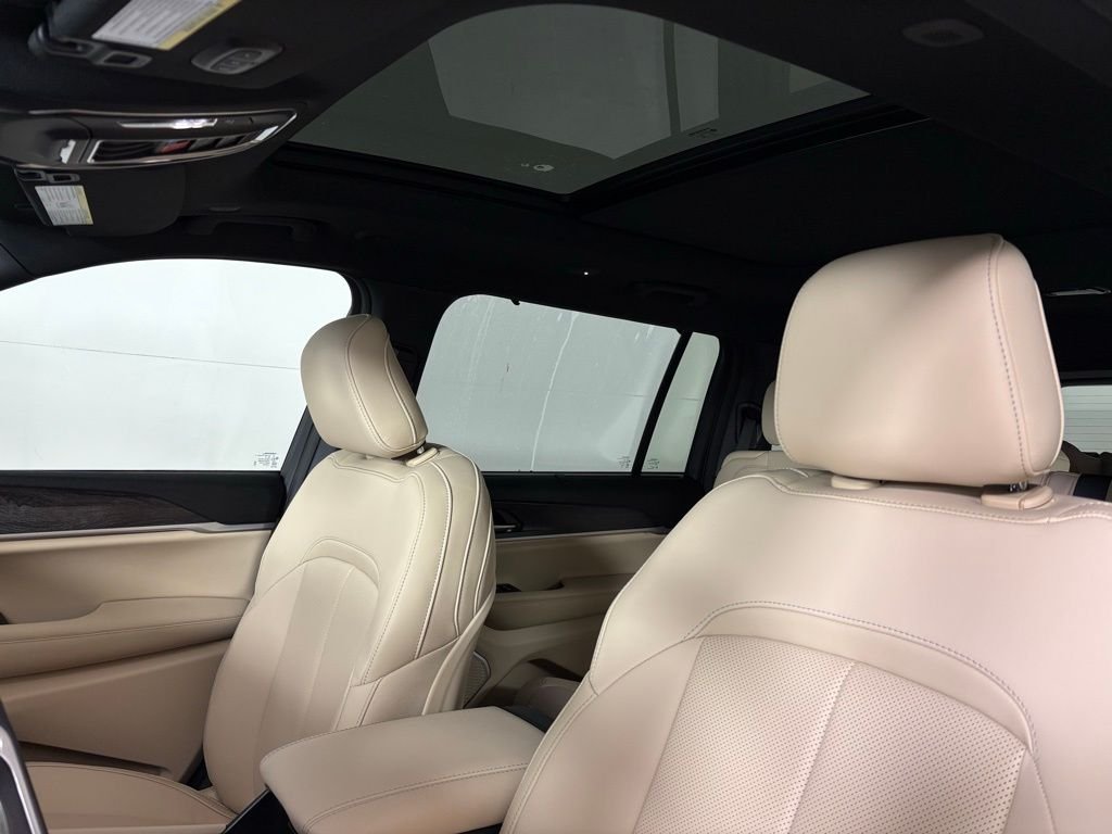 2025 Jeep Grand Cherokee L Limited - Photo 19