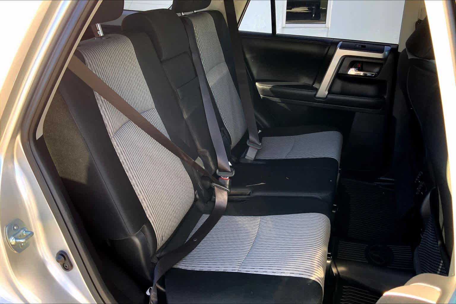 Used 2019 Classic Silver Metallic Toyota SR5 image 19