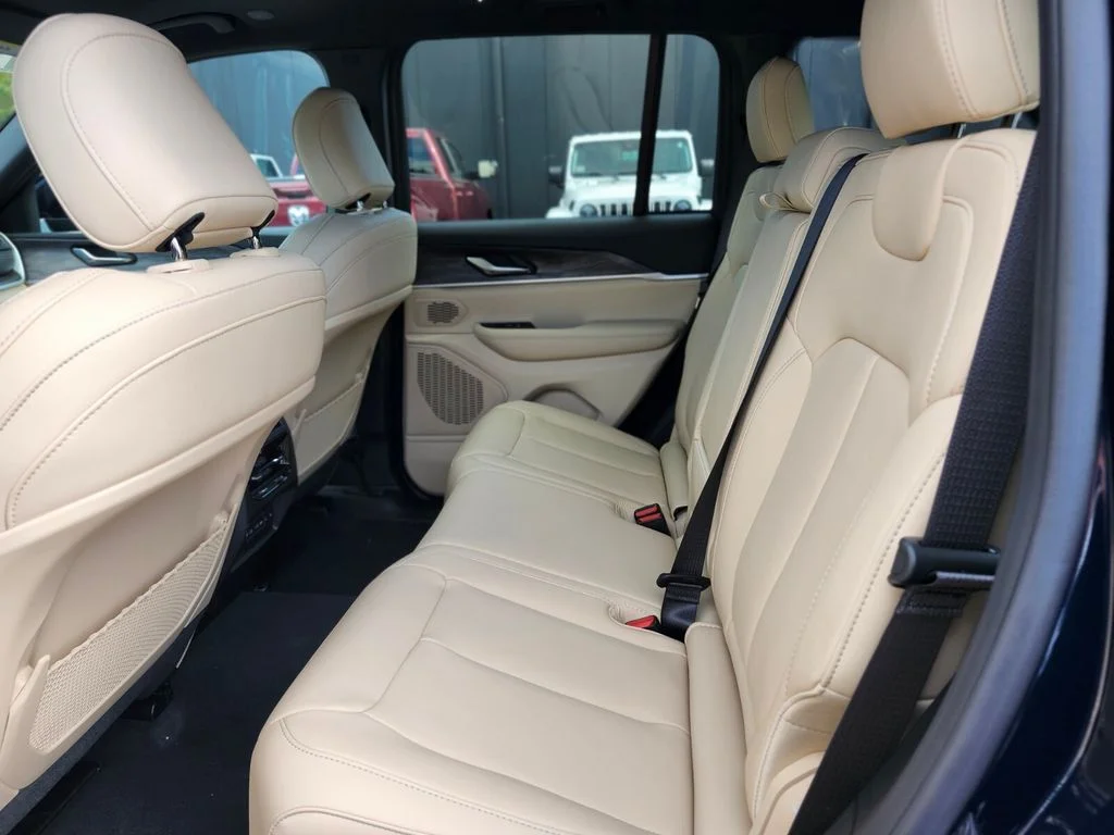New 2026 Fathom Blue Pearlcoat Jeep Limited image 16