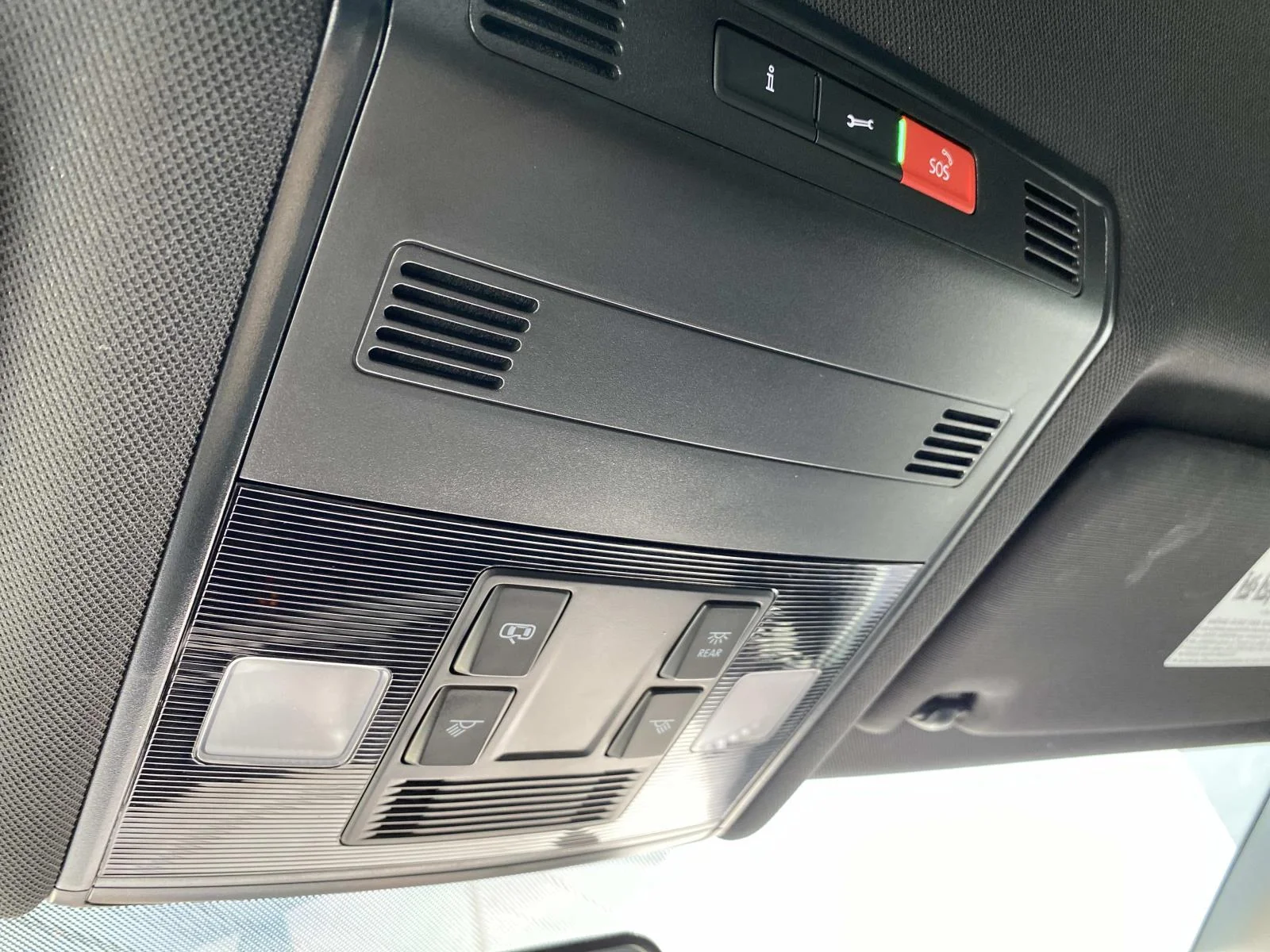 Used 2022 Pyrite Silver Metallic Volkswagen Sport Manual image 23