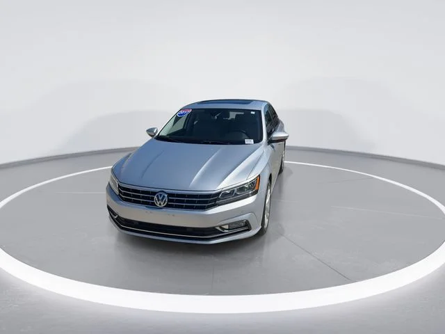 Used 2017 Silver Volkswagen SEL Premium image 2