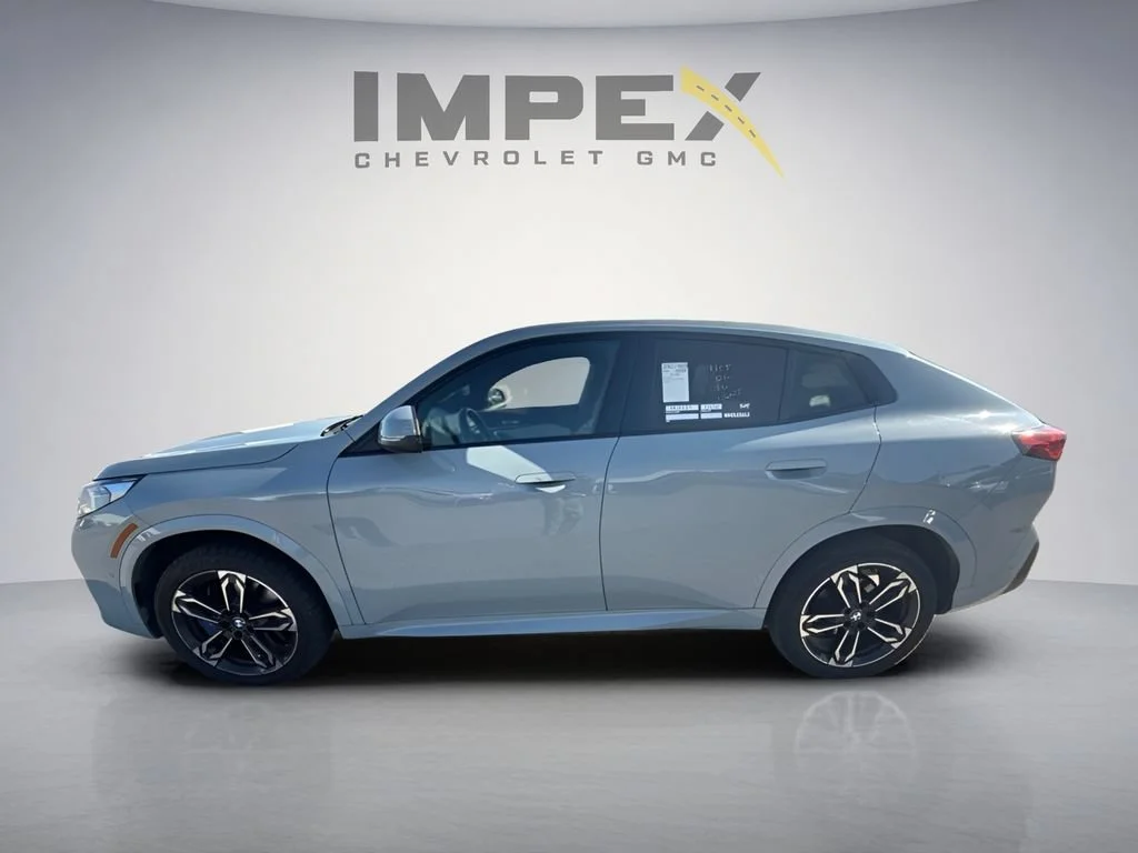 Used 2025 Brooklyn Grey Metallic BMW xDrive28i image 2