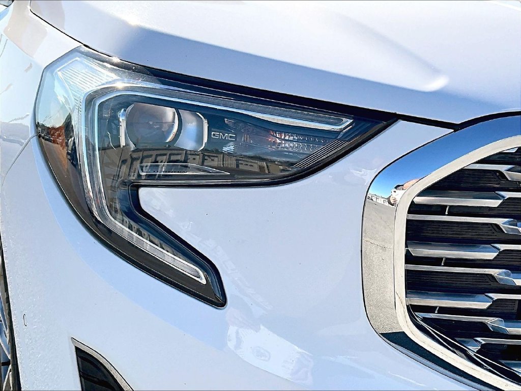 Used 2018 White GMC Denali image 37