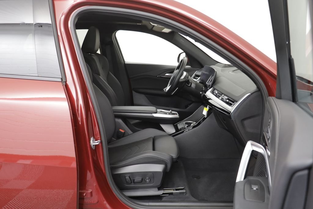 Certified Used 2025 Vegas Red Metallic BMW xDrive28i image 17