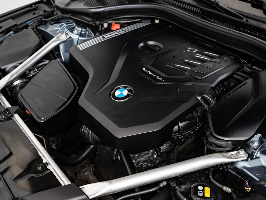 Used 2022 Bluestone Metallic BMW 530i xDrive image 47
