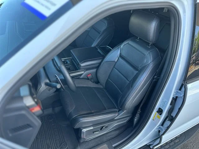 Used 2025 White Ford Raptor image 12