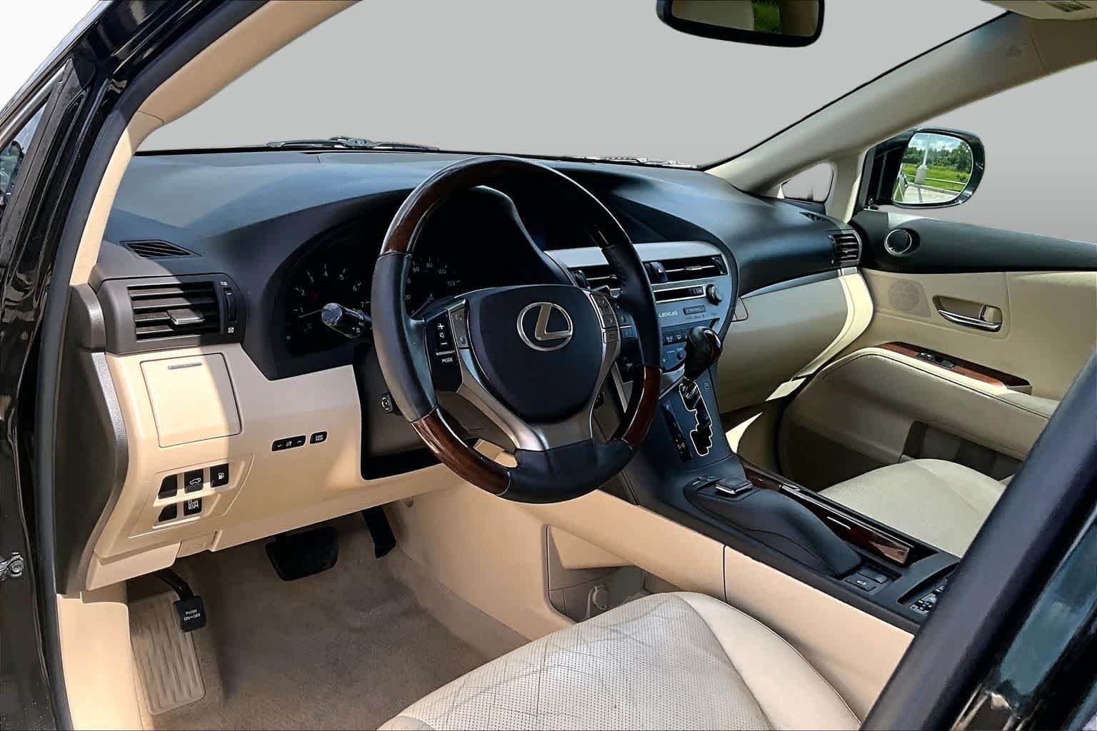 Used 2015 Stargazer Black Lexus  image 17
