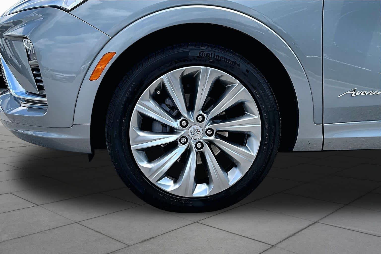 Used 2025 Moonstone Gray Metallic Buick Avenir image 10