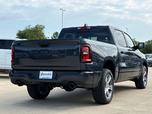 2026 RAM 1500 Express - Photo 9