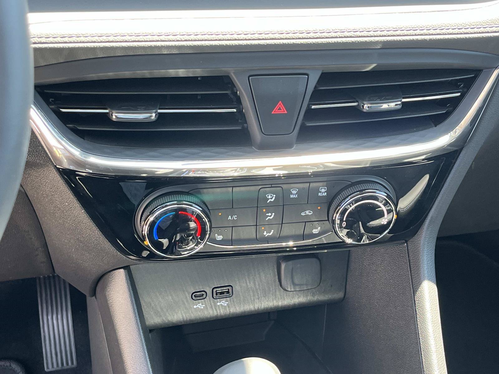 2026 Buick Encore GX Sport Touring - Photo 25