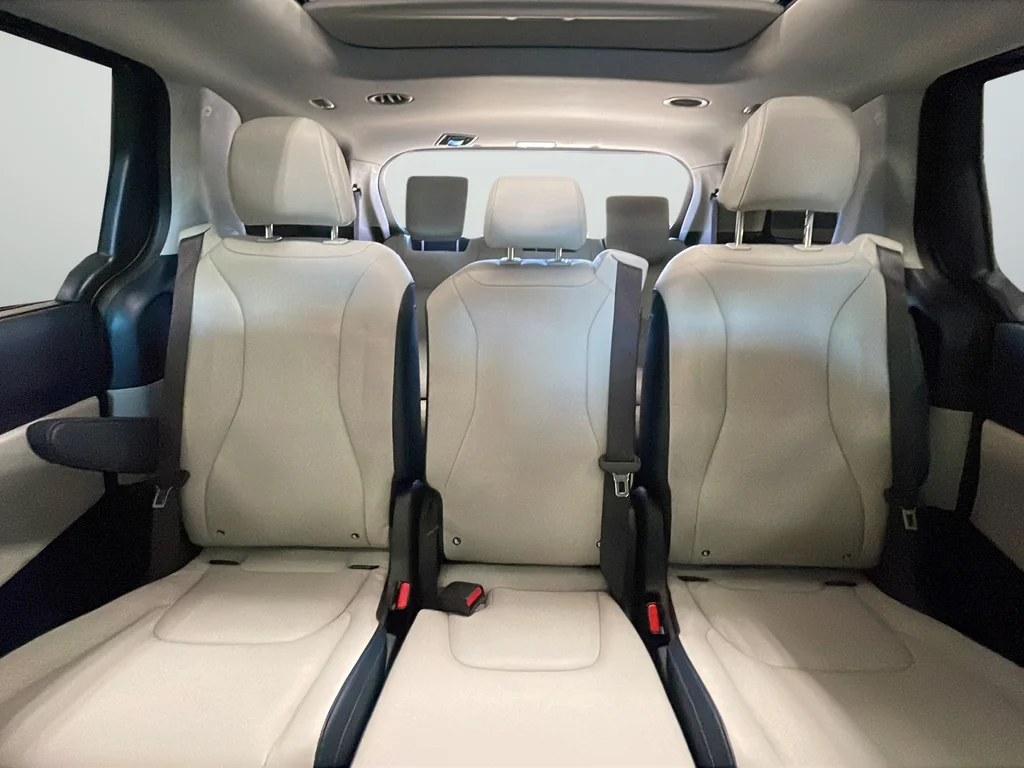 Used 2025 Gray Kia SX image 41