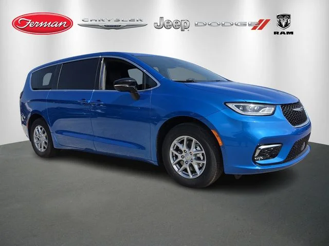 2026 Chrysler Pacifica Select's photo
