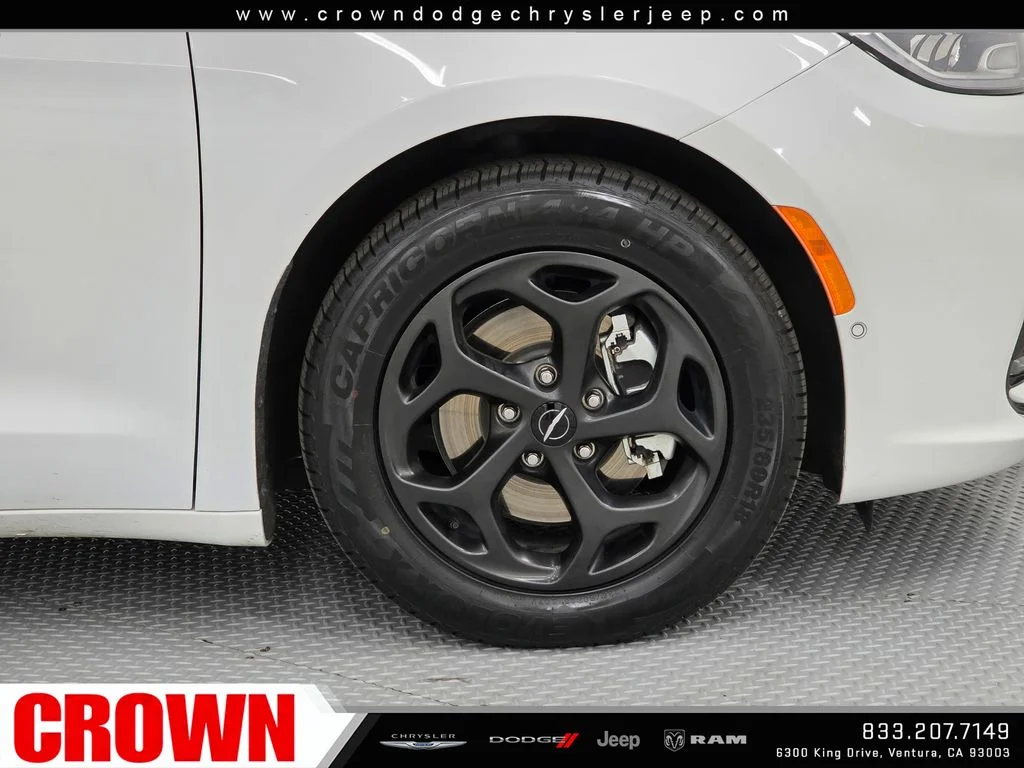 Certified Used 2024 White Chrysler Select S Appearance image 9