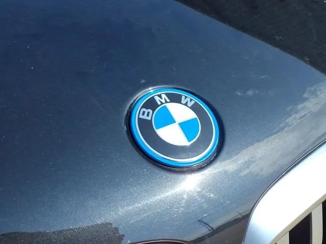 Used 2025  BMW xDrive50e image 28