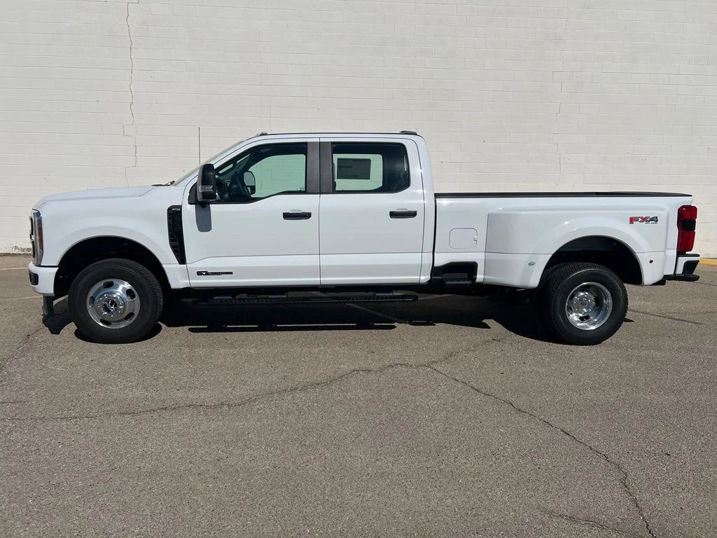 New 2026 Oxford White Ford F-350® XL image 3