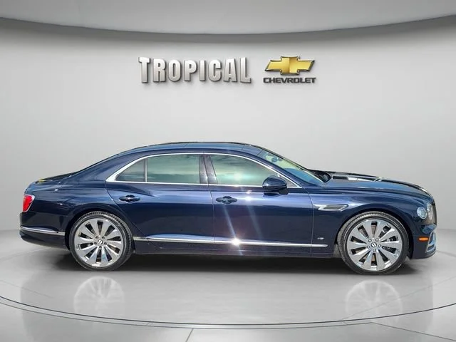 Used 2021 Blue Bentley V8 image 5