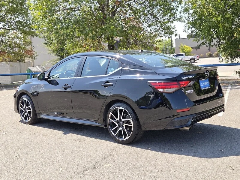 Used 2025 Super Black NISSAN SR image 3