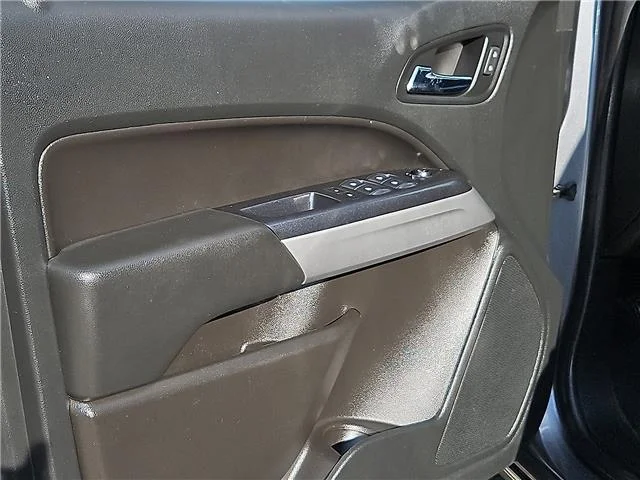Used 2020 Satin Steel Metallic Chevrolet LT 4x2 Crew Cab 5 ft. box 128.3 in. WB image 11