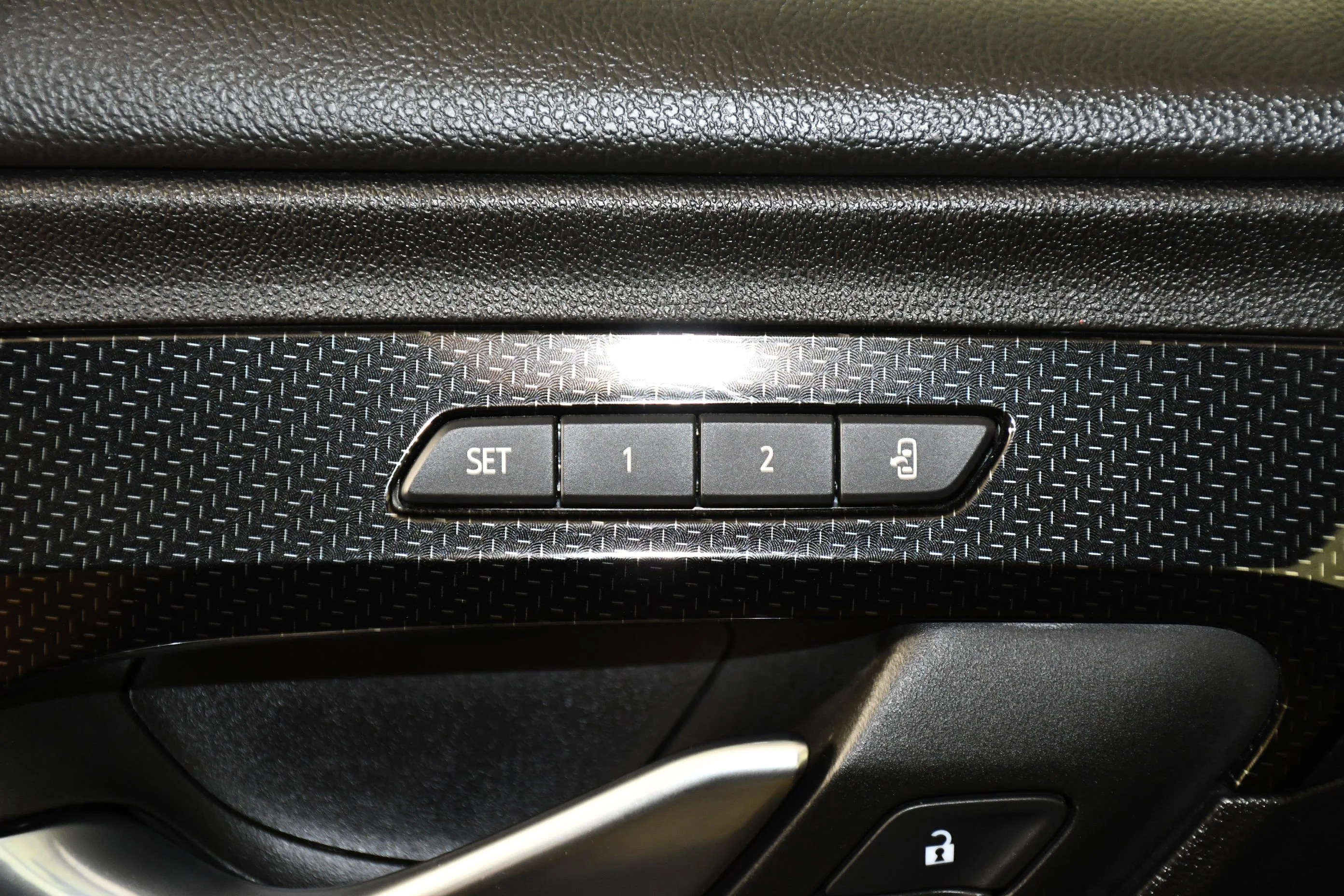Used 2024 Summit White GMC AT4 image 36