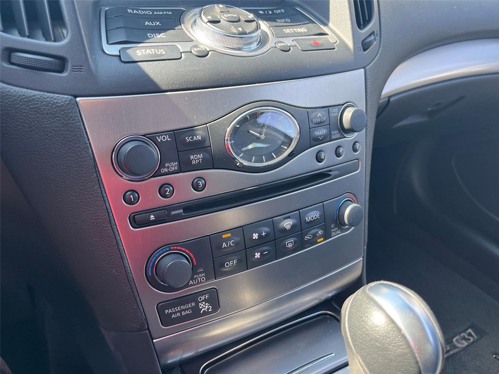 Used 2012 Graphite Shadow INFINITI Journey image 29