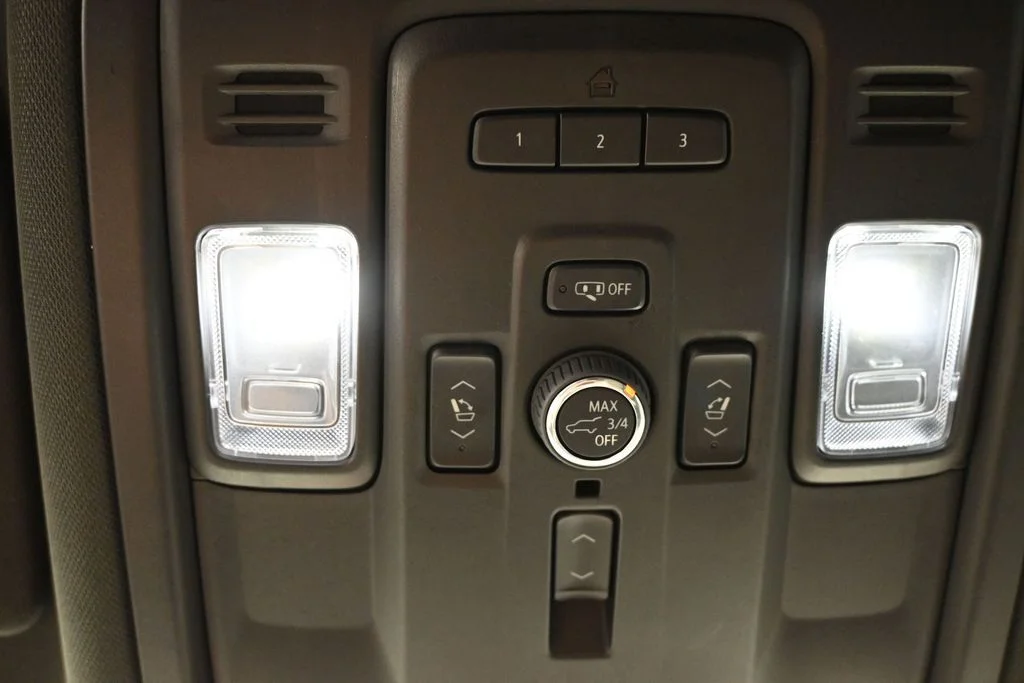 Used 2023 White Chevrolet Premier image 14