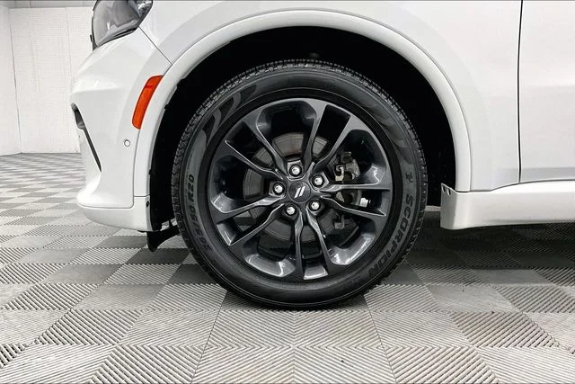 Used 2024 White Knuckle Clearcoat Dodge R/T Plus image 10