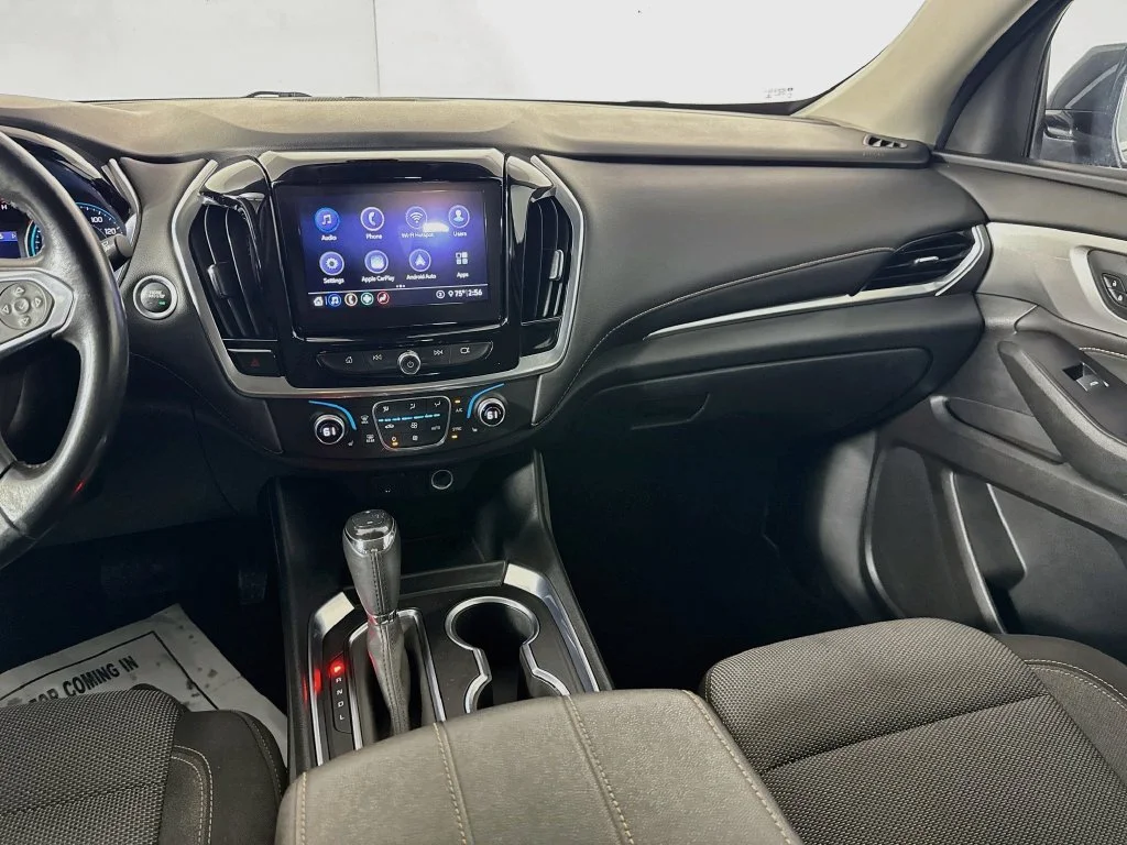 Used 2020 Gray Chevrolet LT image 28