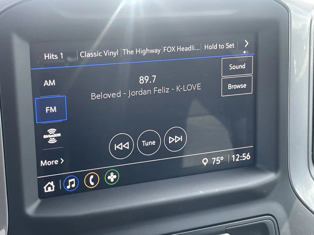 Used 2022 Summit White Chevrolet Custom image 20