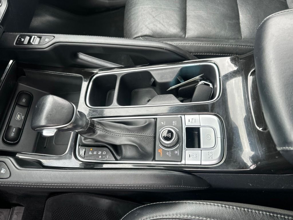 Used 2020 White Kia EX image 18