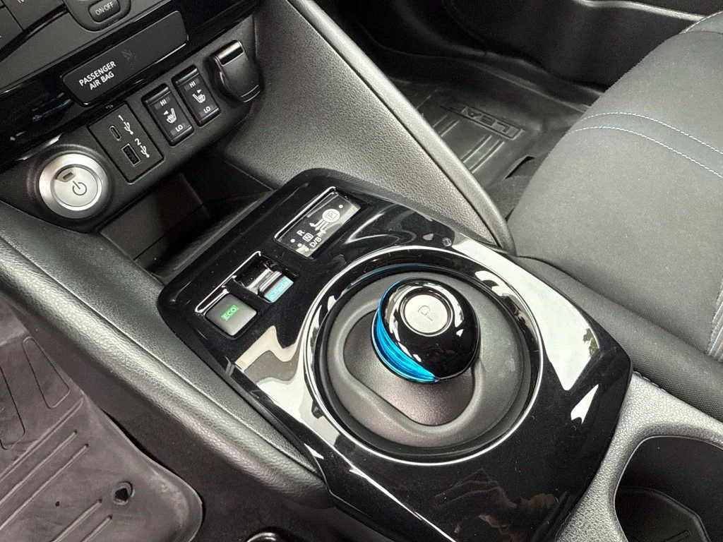 Used 2022 Deep Blue Pearl Nissan SV image 25