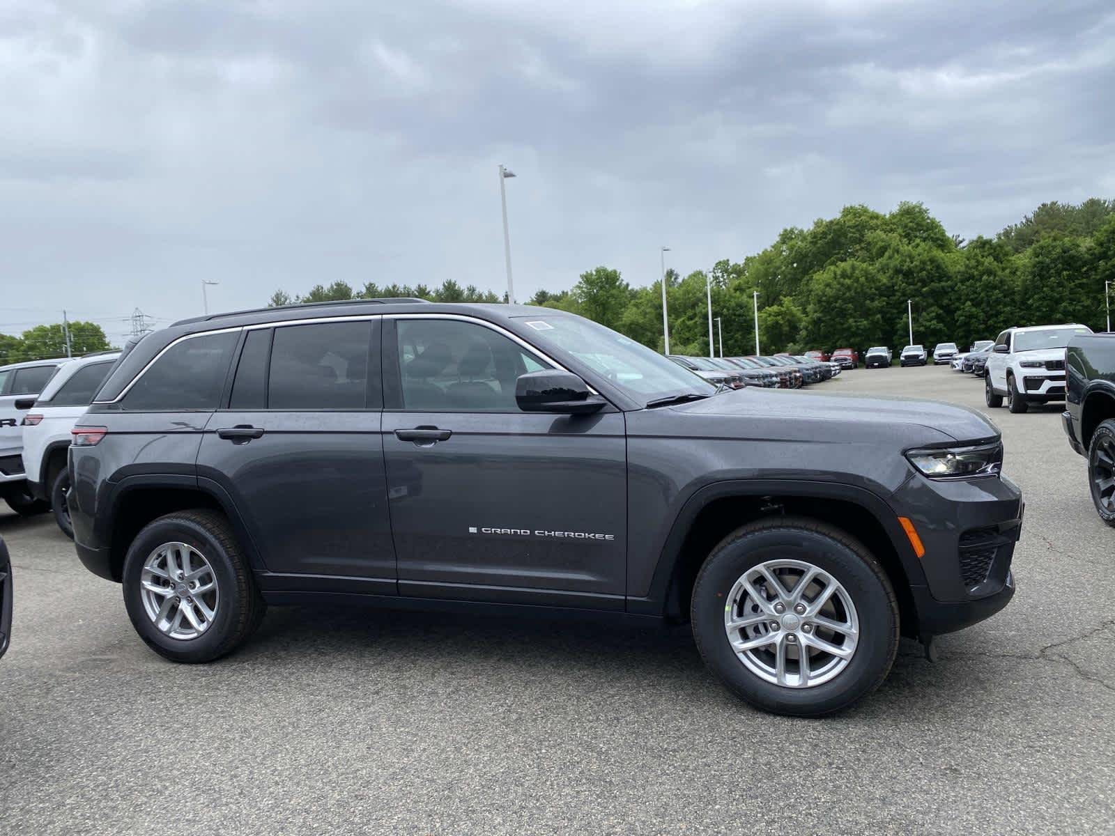 New 2026 Baltic Gray Metallic Clearcoat Jeep Laredo X image 2