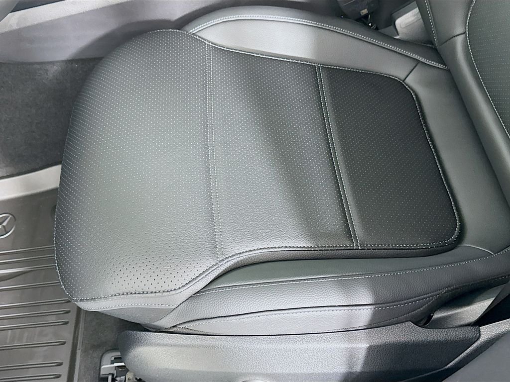 Used 2026 Silver Mercedes-Benz GLC 300 image 19